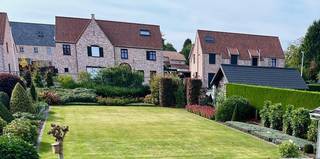 Dit bouwperceel ligt aan een doodlopende straat in een residentiële omgeving te Opglabbeek, dichtbij het centrum, de scholen en met een...