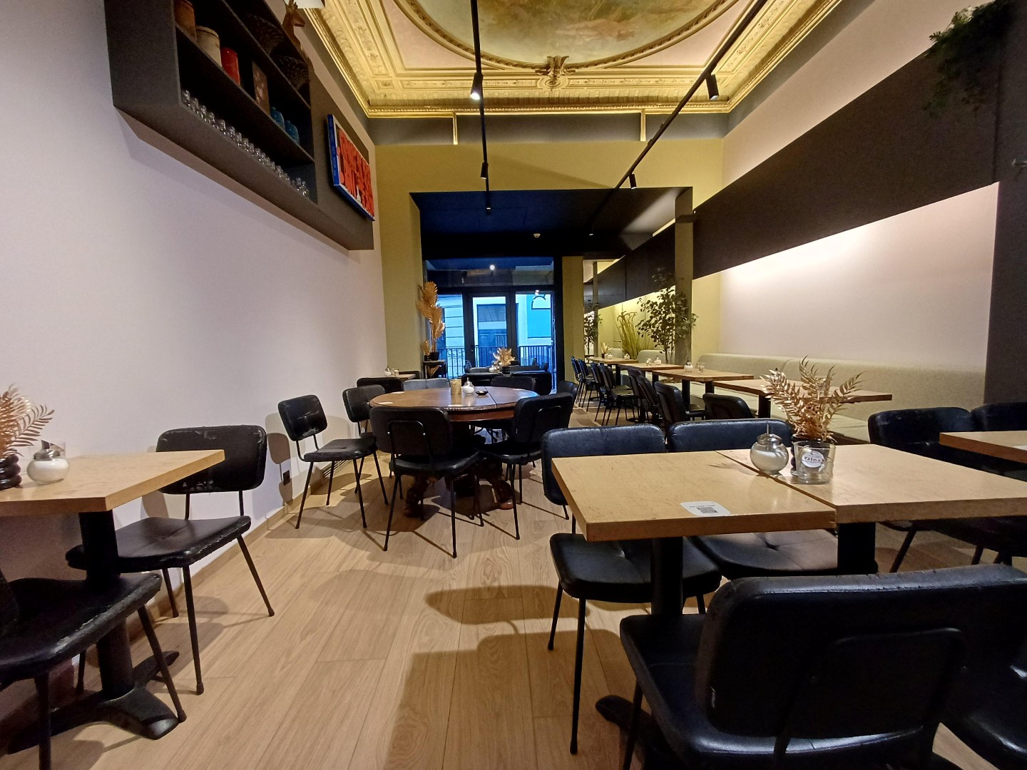 Commercial à louer à Anvers - photo 3