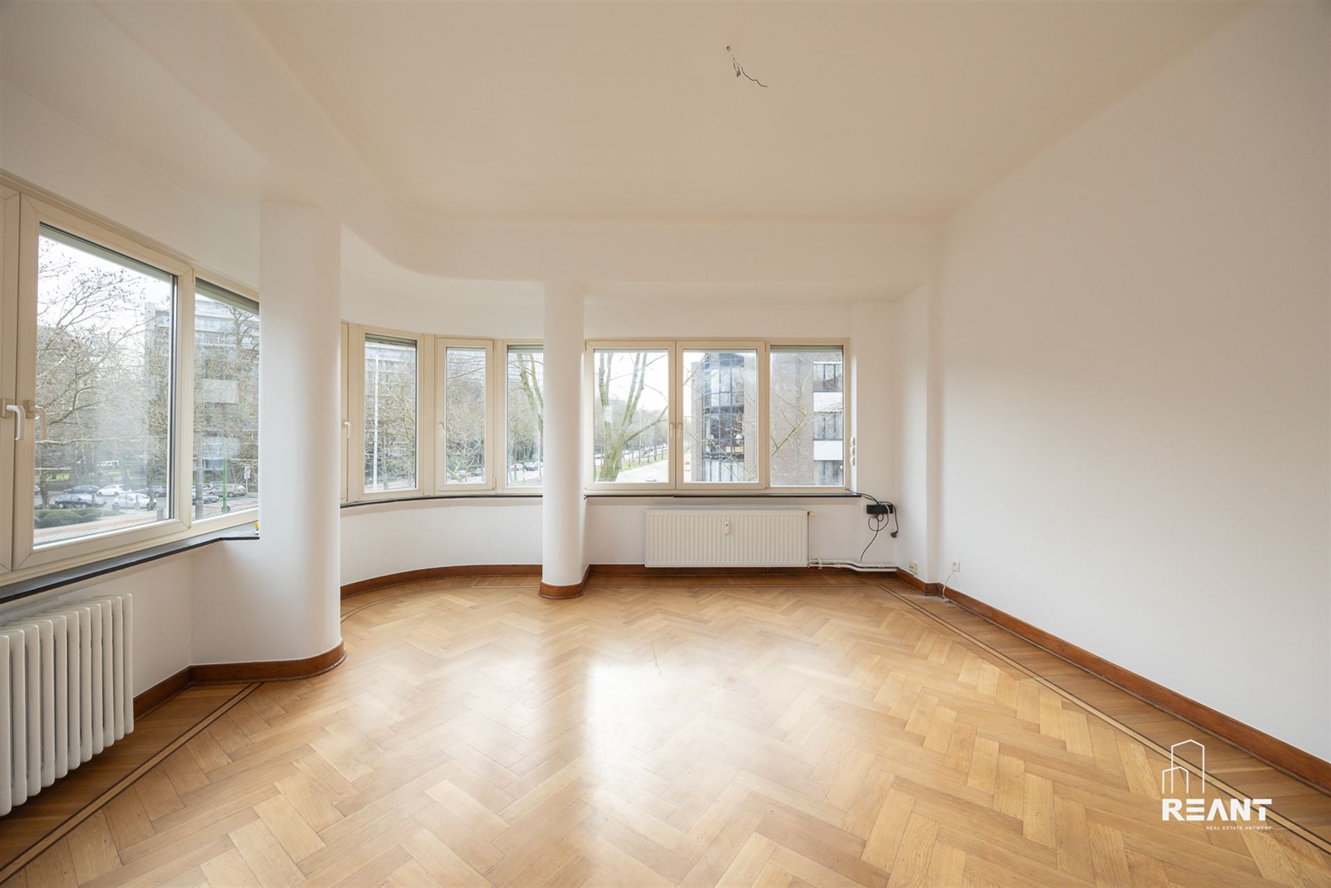 Stijlvol Art Deco appartement met twee slaapkamers (±115 m²) op toplocatie - foto 4