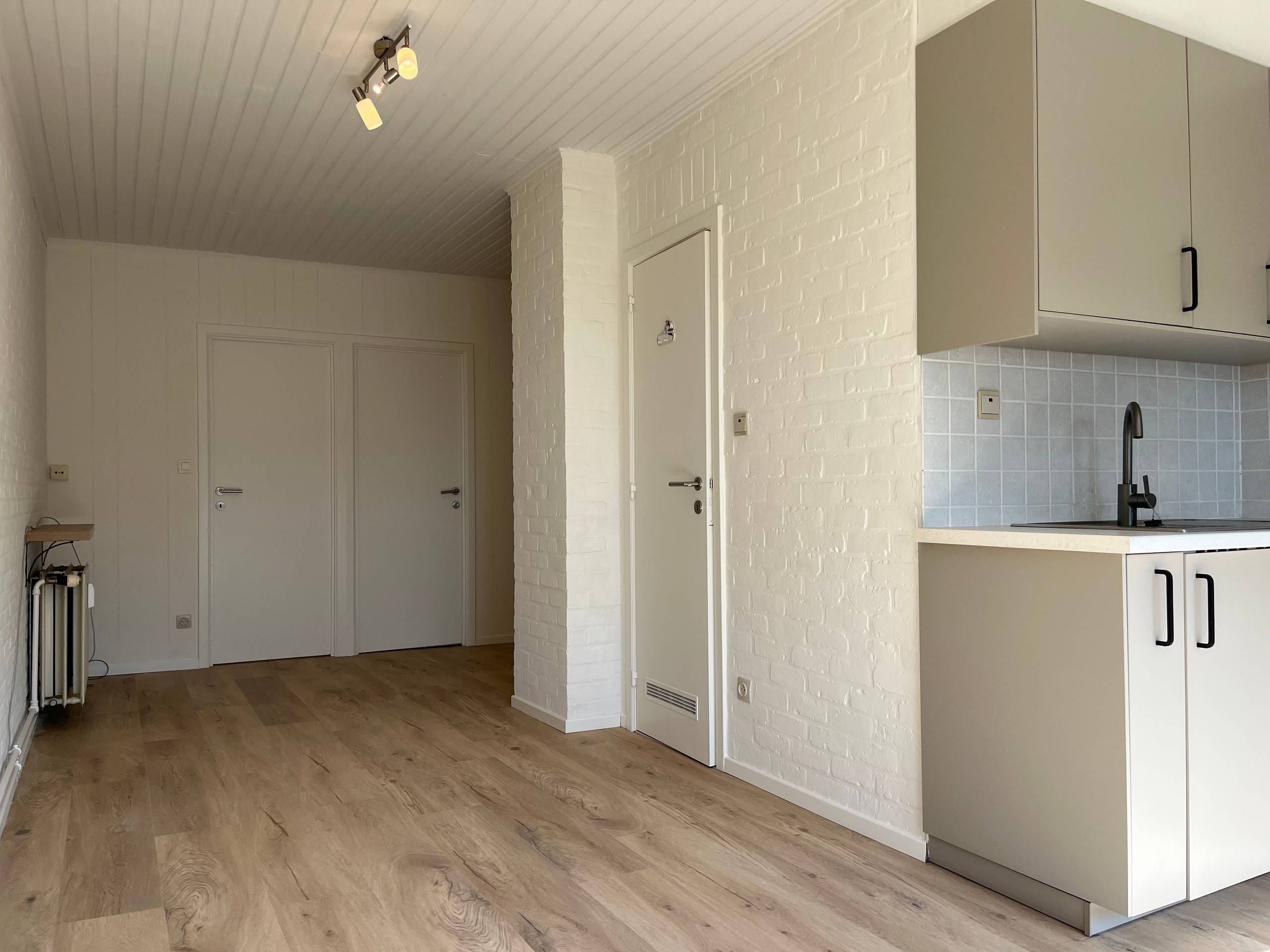 Gerenoveerd 1-slaapkamerappartement te huur in de Vosseslag! - foto 4