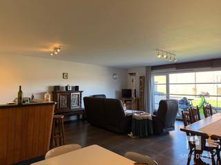 <p><span>Ruim en energiezuinig gelijkvloers appartement (95 m²) met zonnig terras in Schaffen.</span></p><p><span>Dit appartement in de Kerkstraat (Schaffen), biedt u heel wat comfort.</span></p><p><span> </span></p><p><span>Indeling:</span></p><p><span>- Grote leefruimte met open keuken </span></p><p><span>- Keuken voorzien van toestellen (vaatwasser, keramische kookplaat, combi-oven)</span></p><p><span>- Zonnig terras aan achterzijde (aansluitend op de living)</span></p><p><span>- Badkamer met lavabomeubel en bad-douchecombinatie</span></p><p><span>- Ruime berging</span></p><p><span>- Apart toilet</span></p><p><span>- Twee slaapkamers</span></p><p><span> </span></p><p><span>Ondergronds: </span></p><p><span>- Privé-parkeerplaats (nr. 1)</span></p><p><span>- Afsluitbare berging (nr. 1)</span></p><p><span>Vooraan het gebouw mag u een extra staanplaats gebruiken (uiterst links).</span></p><p><span> </span></p><p><span>Ontdek hier de troeven:</span></p><p><span>- Gunstige ligging: gelegen in het centrum van Schaffen (bakker, apotheek) </span></p><p><span>- Op wandelafstand van scholen en openbaar vervoer</span></p><p><span>- Vlotte verbinding naar belangrijke invalswegen</span></p><p><span>- 2 ruime slaapkamers</span></p><p><span>- Zuid-Westgericht terras</span></p><p><span>- lage gemeenschappelijke kosten</span></p><p><span> </span></p><p><span>Comfort:</span></p><p><span>- Terras aansluitend aan de leefruimte</span></p><p><span>- Handige berging in het appartement</span></p><p><span>- Ondergrondse parkeerplaats </span></p><p><span>- Kelderberging</span></p><p><span> </span></p><p><span>Bouwtechnisch:</span></p><p><span>- Praktische indeling met open leefruimte</span></p><p><span>- Veel natuurlijke lichtinval</span></p><p><span>- Ruime slaapkamers</span></p><p><span> </span></p><p><span>Energetisch:</span></p><p><span>- Energiezuinig (EPC B u heeft geen renovatieplicht)</span></p><p><span>- Zonnepanelen met certificatenopbrengst van 450 Euro/1.000kWh (tot 2029)</span></p><p><span>- Keuring elektriciteit is conform tot 2034</span></p><p><span> </span></p><p><span>Dit appartement is de ideale woonst voor wie op zoek is naar een ruim, praktisch en energiezuinig appartement in een rustige omgeving.</span></p><p><span>Het appartement wordt momenteel verhuurd maar zal beschikbaar zijn bij akte.</span></p><p><span>Ideaal om zelf te bewonen of als investering (snelle verhuring is mogelijk).</span></p><p><span> </span></p><p><span>Interesse? Plan een bezoek in! Bel Immo Diest op het nr. +32 13 31 25 22.</span></p><p><span>Virtuele tour reeds nu te bekijken op de website <span>www.immodiest.be</span></span></p><p><span> </span></p><p><span>Bron bewoonbare oppervlakte: zie EPC</span></p>