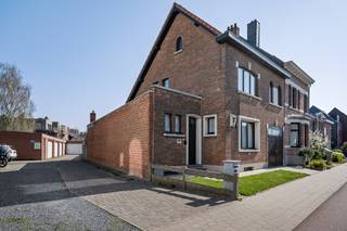 Ruime woning met 4 slaapkamers en zonnige tuin in Ranst!Bent u op zoek naar een woning in een rustige buurt, maar toch dichtbij alle voorzieningen?...