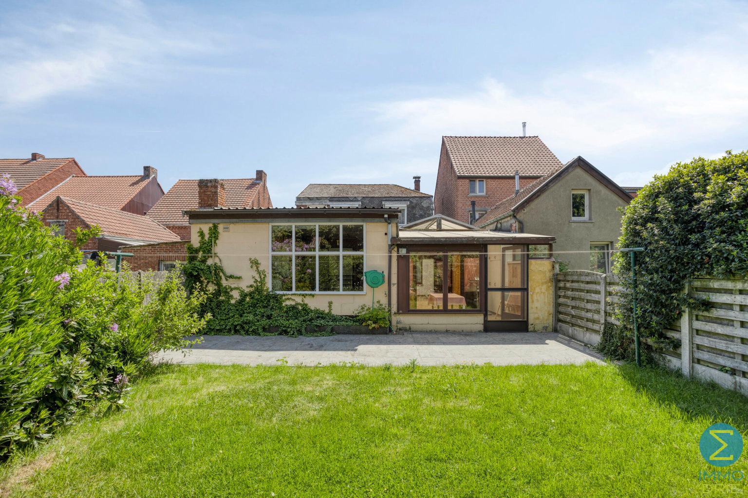 Charmante en ruim ingedeelde woning met vier slaapkamers  - foto 2
