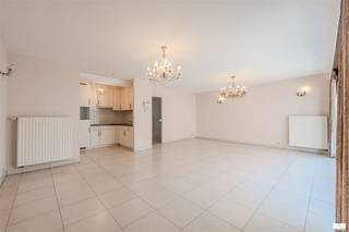 Op zoek naar een comfortabel en instapklaar appartement aan de kust? Dit lichtrijke appartement in de verzorgde residentie Mid’s Azur biedt alles...