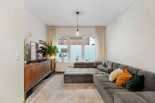 Recent gerenoveerd (2018)Geen syndicus kosten / klein gebouwNabijheid van station en toch rustig gelegenParkeren kan je in de omgeving...