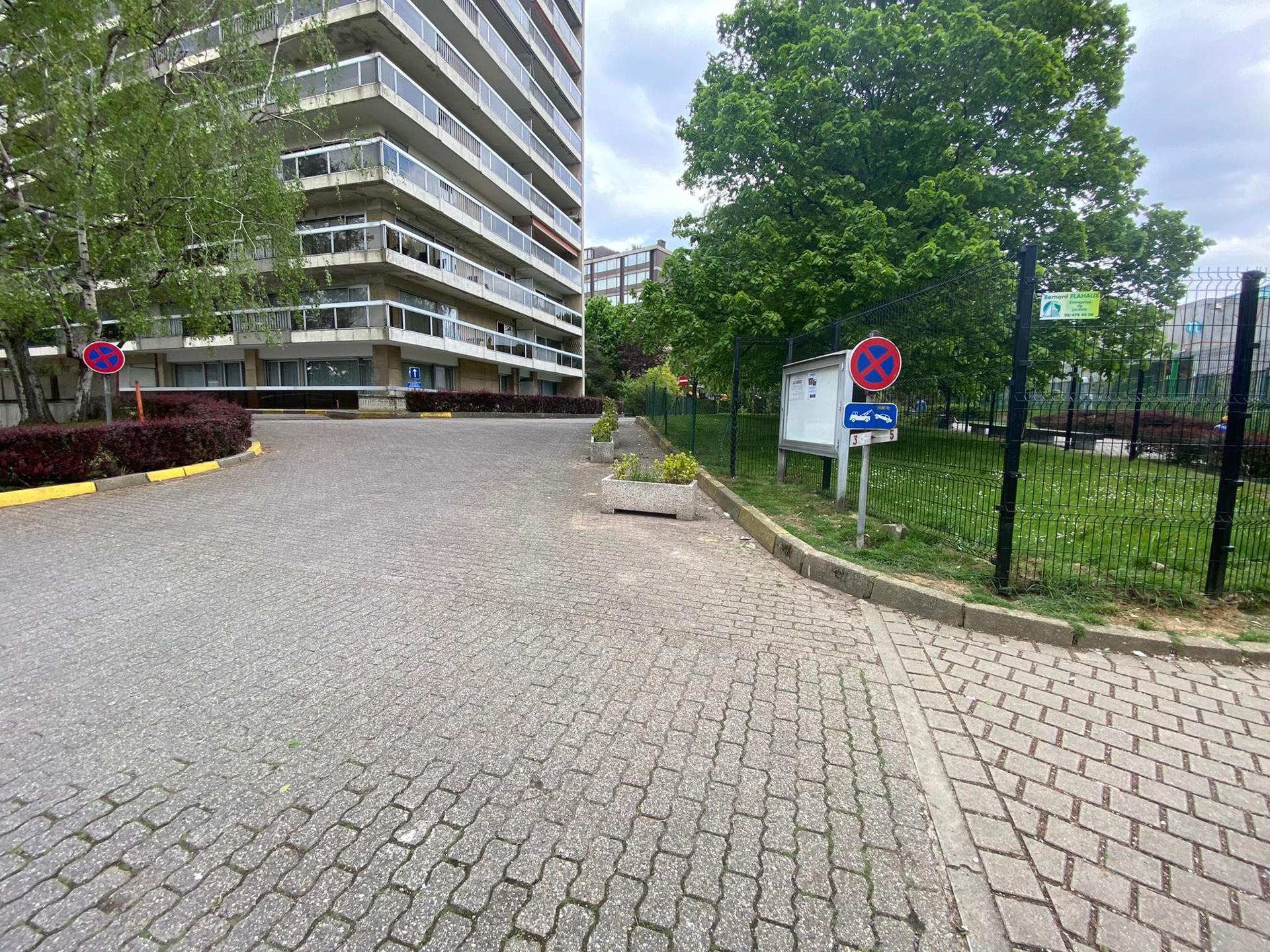 Garage for rent in Schaerbeek - photo 5