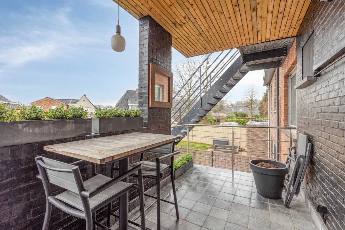 Centraal, verzorgd en stijlvol appartement met tuin en garage - foto 3