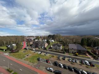 Genk-centrum, Reinpadstraat 17 bus 18: Ruim energiezuinig appartement met 3 slaapkamers, 2 terrassen en garage.Op de zevende verdieping van...