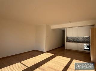 Square Estate presenteert u deze prachtige studio van ongeveer 40 m² op de eerste verdieping van een klein appartementencomplex in de buurt...