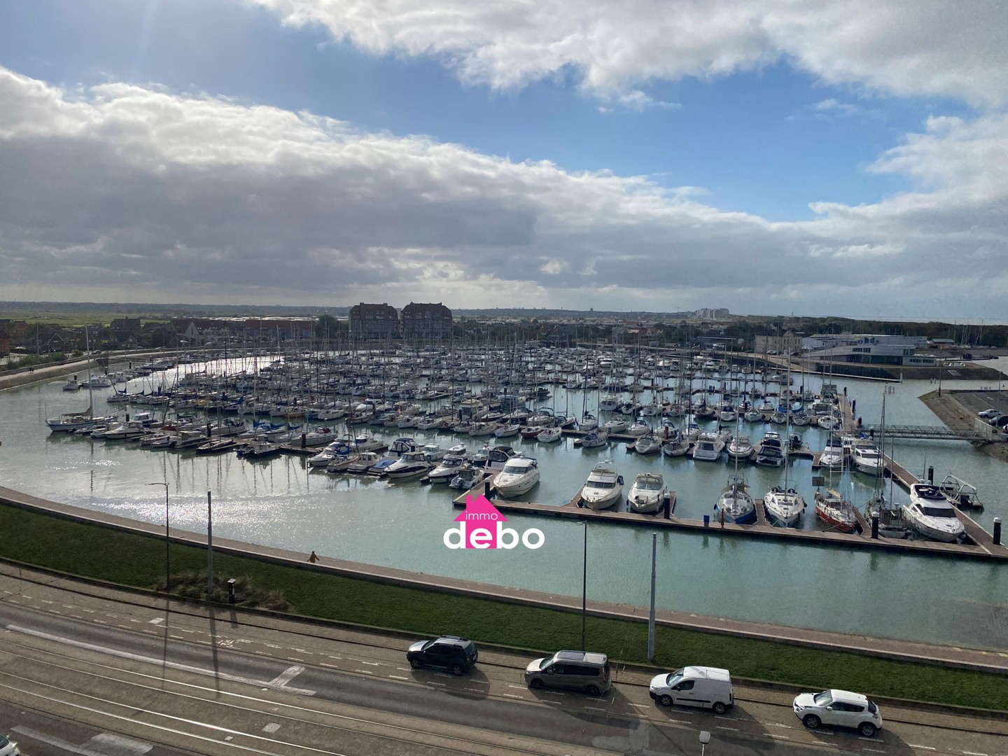 Uniek gelegen instapklaar appartement, 3 slpkr, kkn, bdkr en 2 terrassen alsook zicht op zee, jachthaven en Hinterland te Blankenberge - foto 1