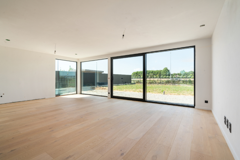 Exclusieve NIEUWBOUW DRIE-GEVELVILLA afgewerkt in duurzame materialen, 3-4 slaapkamers met dressingruimte, domotica en overal massieve eikparket. - foto 4