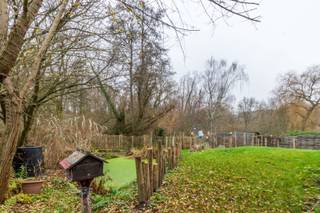 Een residentieel gelegen alleenstaande villa (EPC: C) met oa. 3 slaapkamers, 1 badkamer + 1 douchekamer, oprit/parking,terras en zuid-west tuin op...