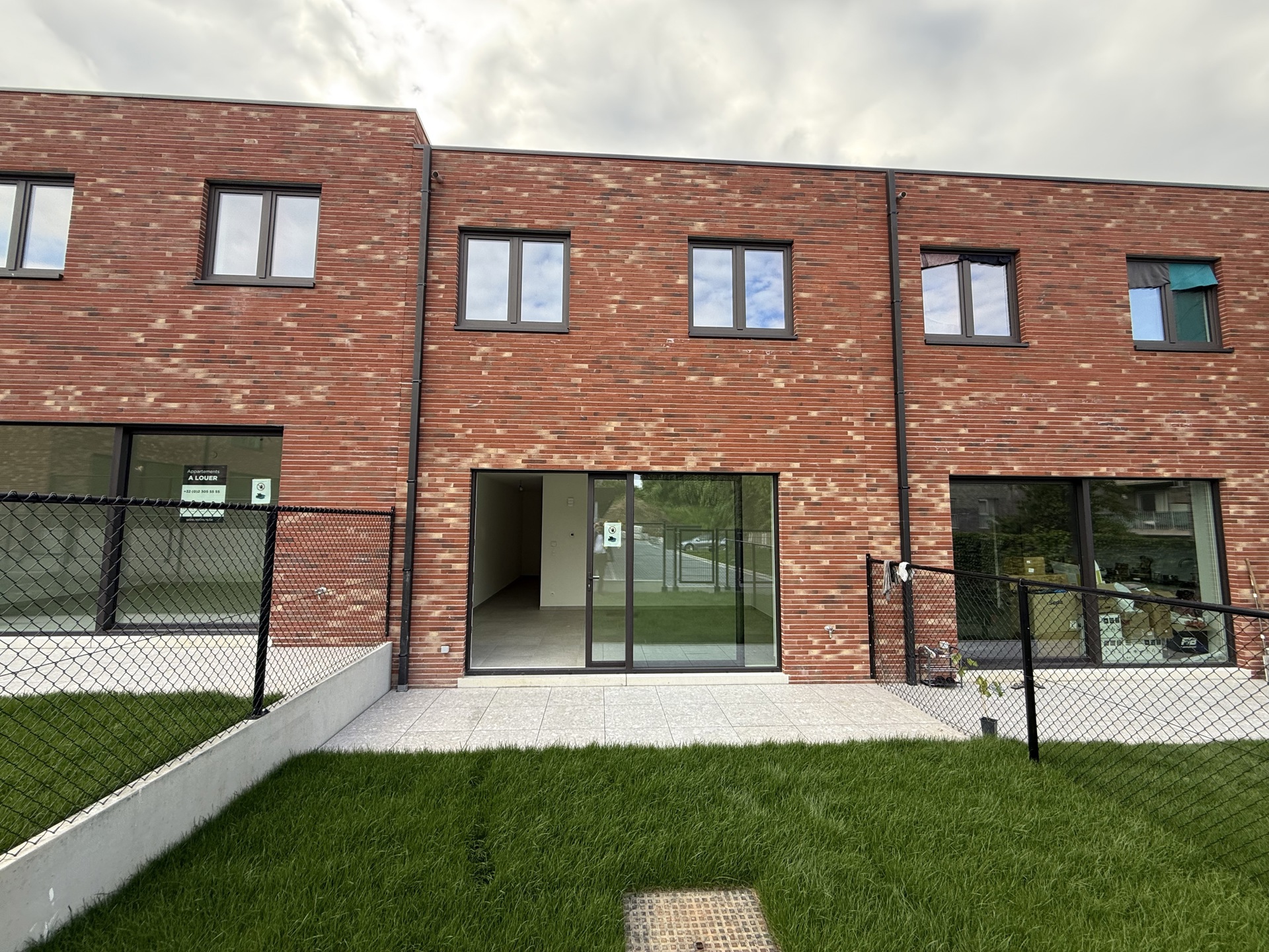 Nieuwbouwwoning met 3 slaapkamers, tuin en carport - foto 5