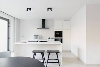 Harelbeke, stad aan de Leie, is een aantrekkelijke plek om te wonen. Tussen het station en het Stadspark bouwden we 3 gezinswoningen met tuin.De...