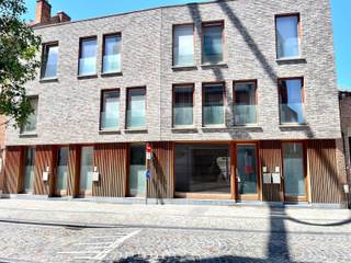 Mooie gerenoveerde handelsruimte in hartje Mechelen. Dit instapklare pand is voorzien van een volledig ingerichte keuken en toilet met een...