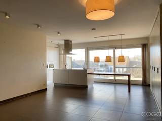 Duplex-appartement met ruim zonneterras in residentie ‘Sint-Joris’ – centrum BrechtIn de stijlvolle 'Residentie Sint-Joris' bevindt zich dit prachtig...