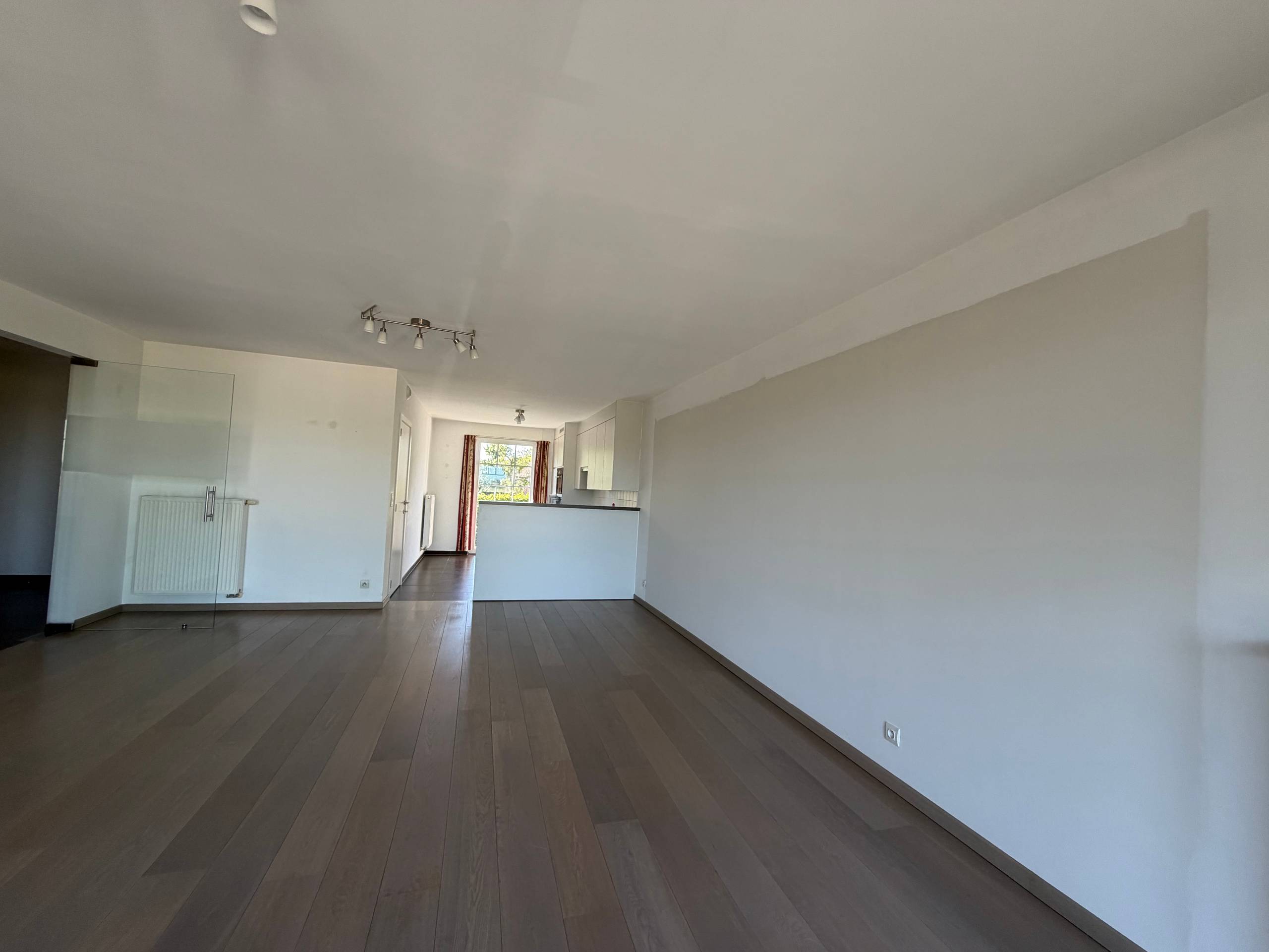 Instapklaar appartement met twee slaapkamers en garage - foto 4