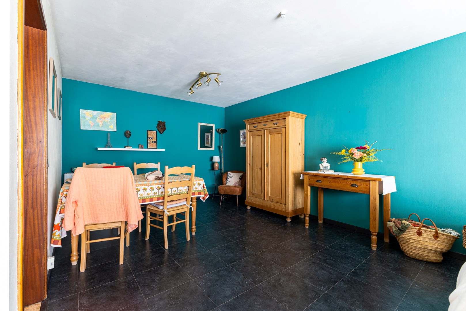 Instapklaar 2-slaapkamer appartement met 2 terrassen en garagebox! - foto 5