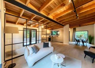 Deze unieke woning is prachtig gelegen in de Dennendreef 20 te Kalmthout, op wandelafstand van het centrum van Heide-Kalmthout. De woning is wat...