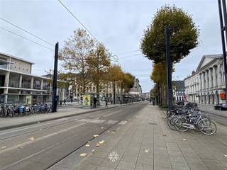 <p><span>GHENT - Graaf van Vlaanderenplein: Looking for a casco</span><span> commercial/office space for rent at prime location in Ghent? </span><span>Then this property may be for you.</span></p><p><span> </span></p><p><span>The main assets in a nutshell:</span></p><ul><li><span>Located </span><span>at Gent-Zuid</span></li><li><span>Near approach roads, public transport and public parking</span></li><li><span>Good visibility </span></li><li><span>Lots of passage throughout the year</span></li><li><span>Neoclassical facade</span></li><li><span>Numerous possibilities for a wide range of businesses</span></li></ul><p><span> </span></p><p><span>Layout:</span></p><p><span>Spacious shell space to be divided according to your preferences. Also space with plumbing and kitchen facilities.</span></p><p><span><br />Rent</span><span>:</span><span> € 6.900 / month excl. costs</span></p><p><span>Available:</span><span> Immediately</span></p><p><span>EPC: C</span></p><p><span>Please contact our office Axel Lenaerts for a site visit via our website.</span></p>