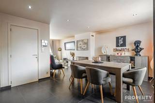 Découvrez cette charmante maison lumineuse à rénover à Menin, qui offre une combinaison parfaite de confort et de style. Avec trois...