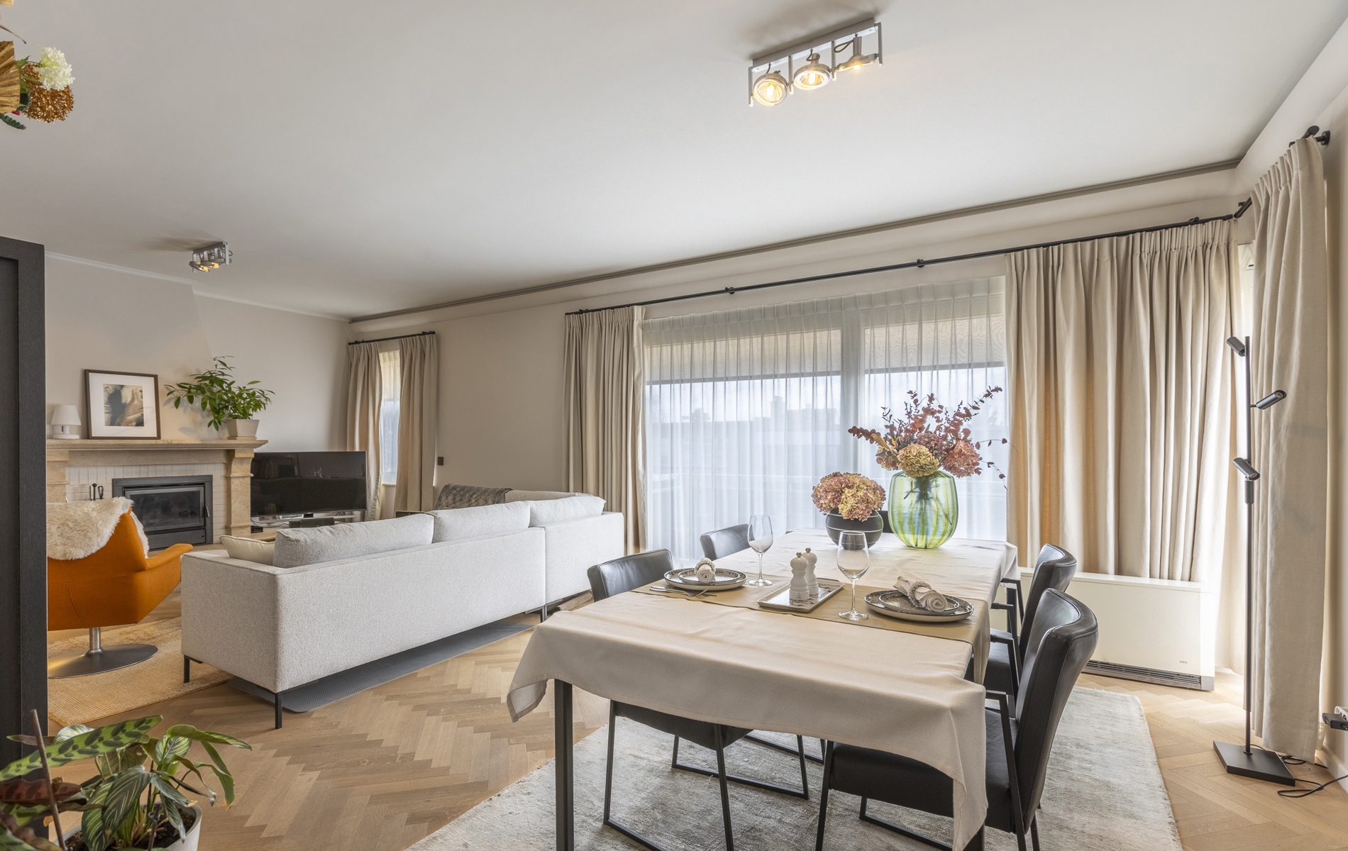 Ruim gerenoveerd 3-slaapkamerappartement te Dilbeek - foto 1