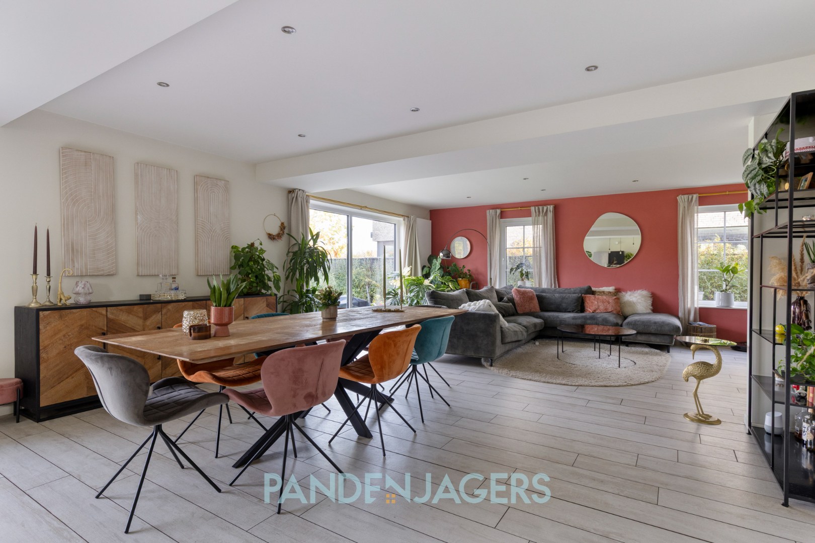 Recente energiezuinige woning met 6 slaapkamers, laadpaal en ruim perceel - foto 2