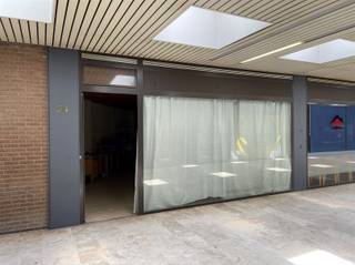 Kantoorruimte in het centrum van Sint-NiklaasHet pand bevindt zich in het Gaudi-center, gelegen tussen de binnenkort volledig vernieuwde groene...