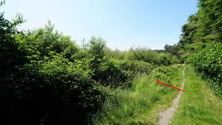 Zeer rustig en residentieel gelegen bouwgrond van 23a44ca met private toegangsweg.Gelegen nabij golf-en meerdomein.Maximum bebouwbare oppervlakte:...