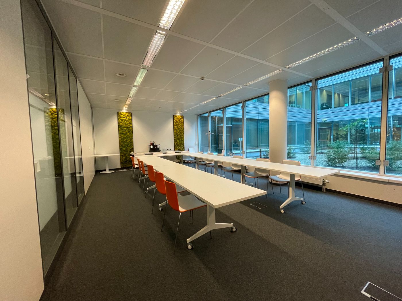 Espace polyvalent de +/- 10 m² à proximité des autoroutes E40 et R0 - photo 5