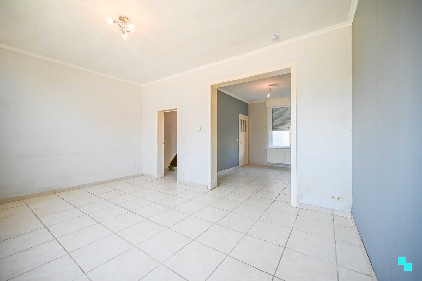 Op te frissen eengezinswoning met uitweg achteraan - photo 2