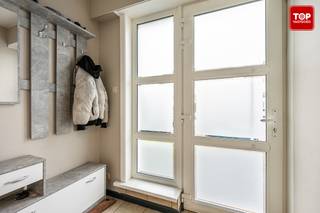 Dit instapklaar, gelijkvloers 2-appartement is gelegen in een rustige omgeving met op wandelafstand een tramhalte, supermarkten en enkel...