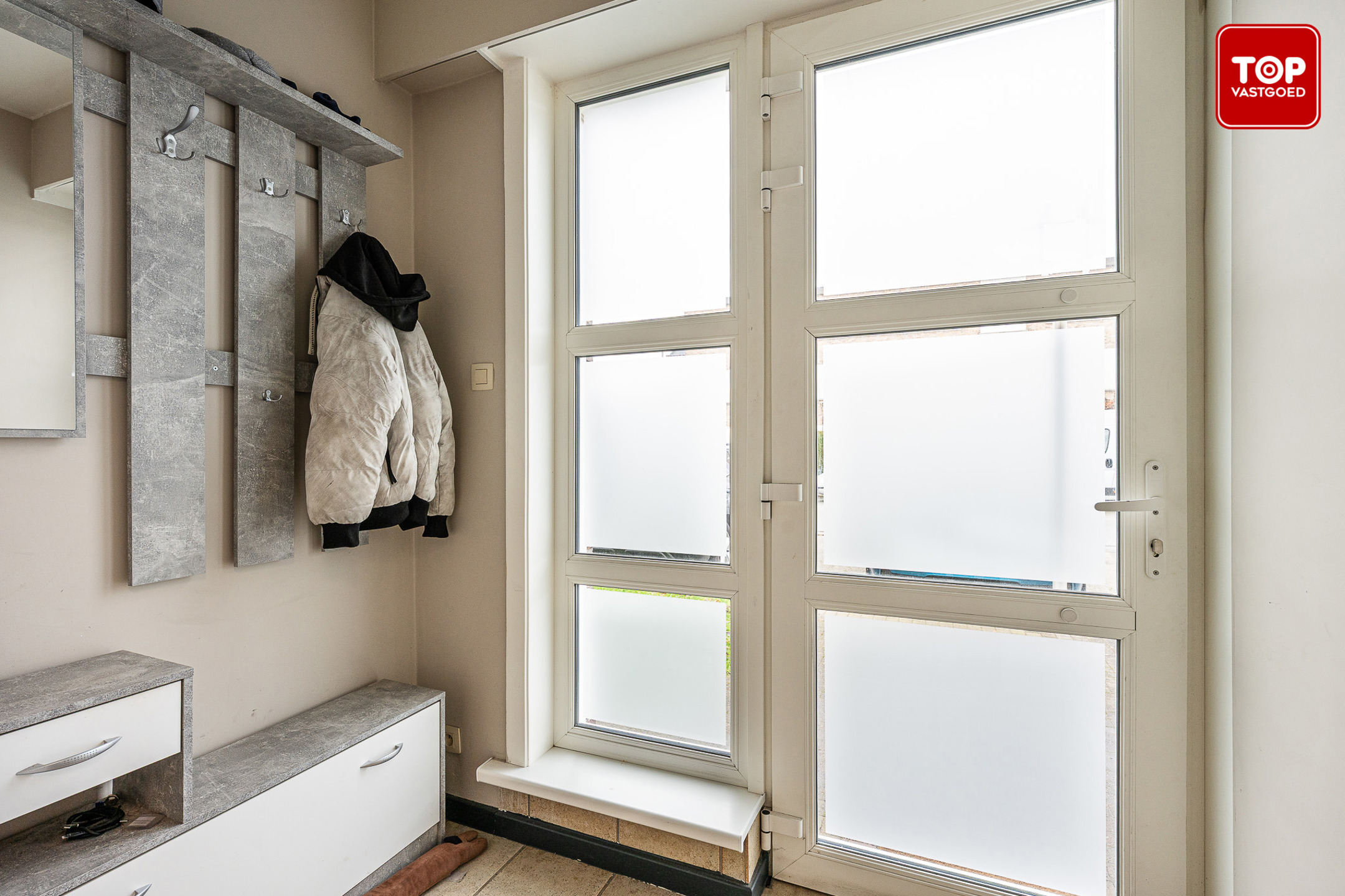 Gelijkvloers 2-slaapkamer appartemen met garage.  - foto 3