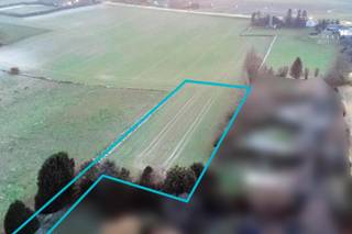 We are pleased to present this superb building plot of 52 ares 87, located in Plancenoit, close to all facilities. This large flat plot...