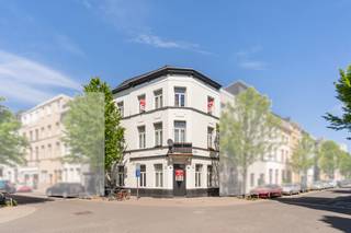 Te koop: Opbrengsteigendom in Antwerpen-Noord, gelegen aan de Oranjestraat 113, op toplocatie nabij Park Spoor Noord en het bruisende Eilandje.Deze...
