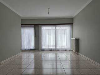 <div>
<div>
<section>
<div>
<div>
<div>
<div>
<div>
<div>
<p>Deze verzorgde woning is rustig gelegen in Rijkevorsel en geniet van een vlotte verbinding naar het centrum en de omliggende gemeenten. Op het gelijkvloers vindt u een inkomhal, een apart bureel, een gastentoilet, een lichtrijke leefruimte, een praktische keuken en een badkamer. Op de eerste verdieping bevinden zich drie volwaardige slaapkamers. Verder beschikt de woning over een handige berging, een gezellige veranda, een ruim tuinhuis en een aangename tuin waar u in alle rust kunt genieten. Naast de woning bevindt zich een garage, wat zorgt voor extra comfort en voldoende parkeermogelijkheden. Dankzij de praktische indeling en de buitenruimte is deze woning een ideale thuis voor gezinnen of wie op zoek is naar extra ruimte. <strong>Een BEZOEK aanvragen kan enkel online via WWW.VASTGOEDPARTNERS.BE</strong><span></span></p>
</div>
</div>
</div>
</div>
<div></div>
<div>
<div></div>
</div>
</div>
<div>
<div></div>
</div>
</div>
</section>
</div>
</div>
<div></div>