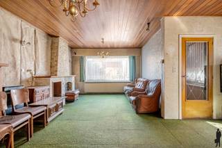 Charmante renovatiewoning op ca. 550m² in het groene Kalmthout.Indeling als volgt:Gelijkvloers:- een lichtrijke leefruimte (ca. 24m²)- een eetruimte...