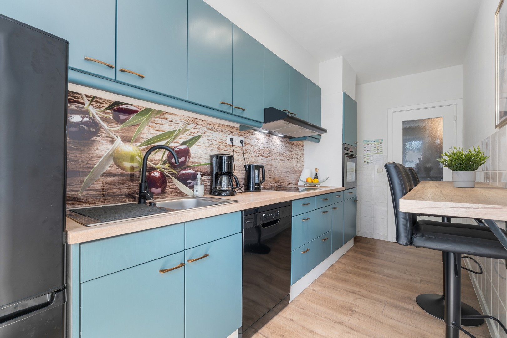 Instapklaar en volledig gerenoveerd appartement op slechts 50 meter van het strand! - foto 4