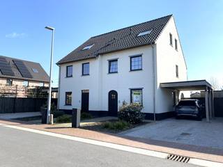 Maak uw bezoek aan ons nog eenvoudiger! Vul alstublieft vooraf de huurdersfiche in en stuur deze naar delphine@vastgoeddemeyer.be. Wij nemen...