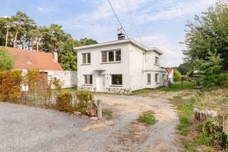 TE RENOVEREN WONING MET VEEL POTENTIEEL IN RUSTIGE BUURT TE SCHRIEK.Op een perceel van 1.175 m² vinden we deze vrijstaande woning met enorm veel...