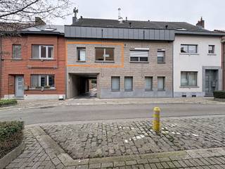 Dit aangename 1-slaapkamerappartement is rustig gelegen in Ninove, terwijl het centrum, winkels en openbaar vervoer zich op korte afstand bevinden...
