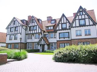 Garagebox in beveiligde residentie, vlakbij de Kustlaan, het Albertplein en de Sparrendreef.Vrij vanaf 1 mei 2024...