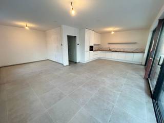 Bent u op zoek naar een nieuwbouwappartement in Zonnebeke waar u de afwerking nog zelf kan kiezen?Dit appartement bevindt zich in Zonnebeke, dichtbij...