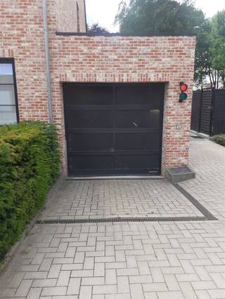 Ondergrondse staanplaatsen in het centrum van Beerse, in het gebouw "Residentie Bert Roefs", tussen de Vrijwilligersstraat en de Don Boskostraat. 4...