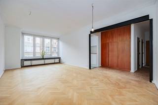    Move-in ready apartment with authentic floors and new kitchen. Located in the quiet Hazelarenstraat and within walking distance to the...