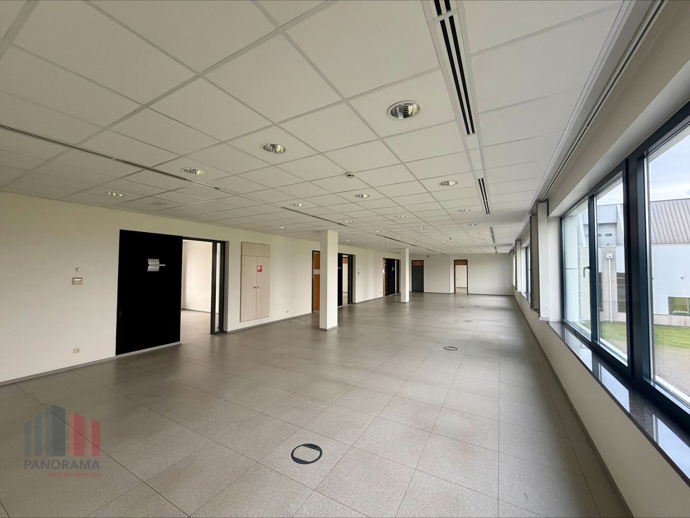 1.054 m² kantoorruimte vlakbij E313 - foto 2