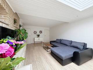 Centraal gelegen woning op een centrale locatie bestaande uit een inkomhal met afzonderlijk toilet, gezellige leefruimte met eet-en...