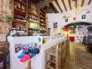 Discover this unique commercial property, located in a prime location in the vibrant heart of Brussels. Situated between iconic landmarks such...
