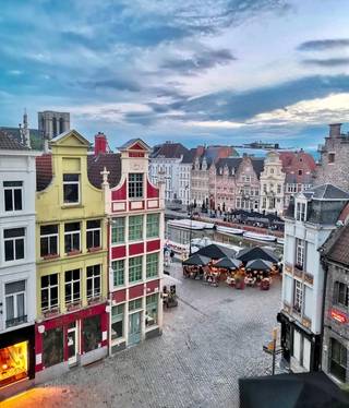 Te koop in Gent – Instapklaar appartement met uitzicht én charme.Droom jij van wonen op een toplocatie, waar comfort en stijl hand in hand gaan? Dit...