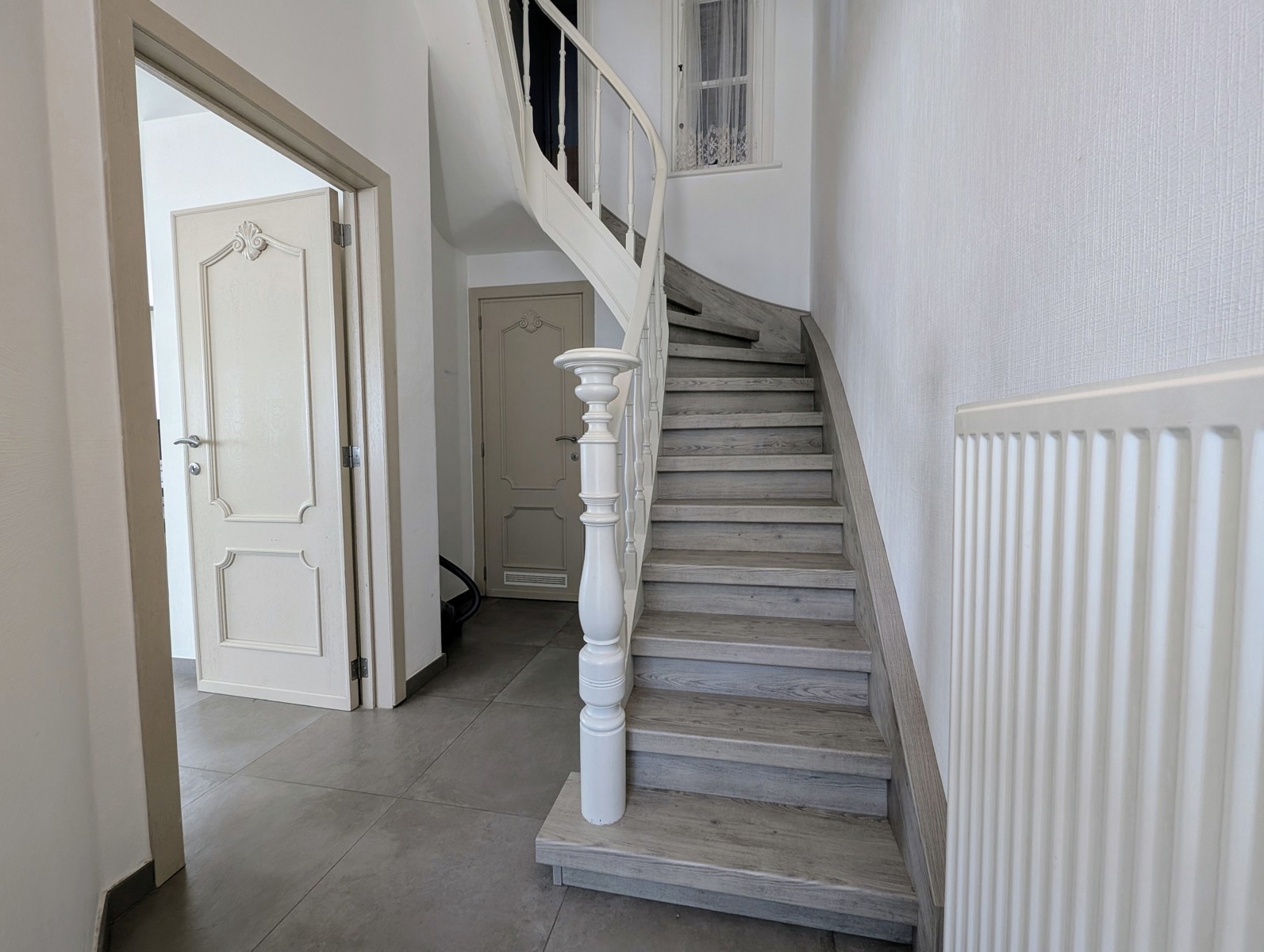 Instapklare parel in Koksijde-Bad met garage, nieuwe keuken en 4 slaapkamers! - foto 4